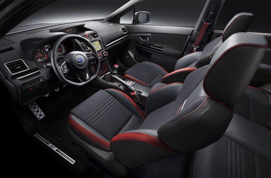 Интерьер Subaru WRX STI 2017 года  (WW) (фото 5 из 40)